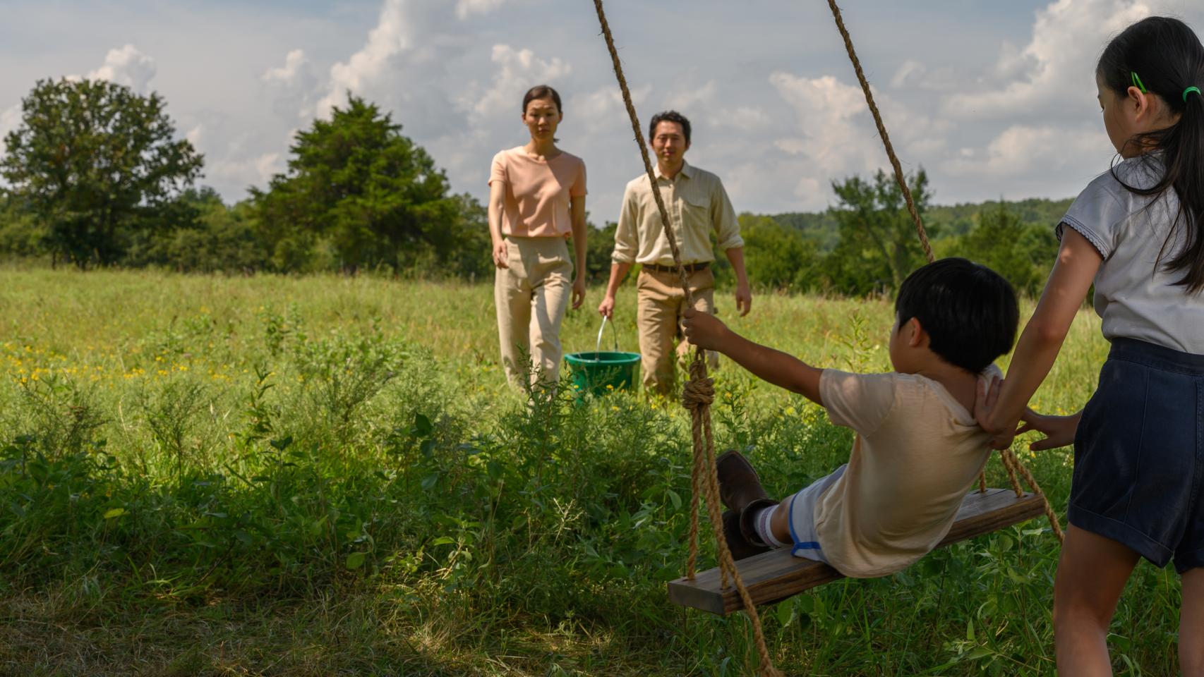 La familia de Jacob en su pequeña granja durante un momento de 'Minari'