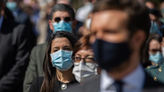 Inés Arrimadas y Pablo Casado (en primer plano), durante el homenaje a las víctimas del 11-M, en Madrid.