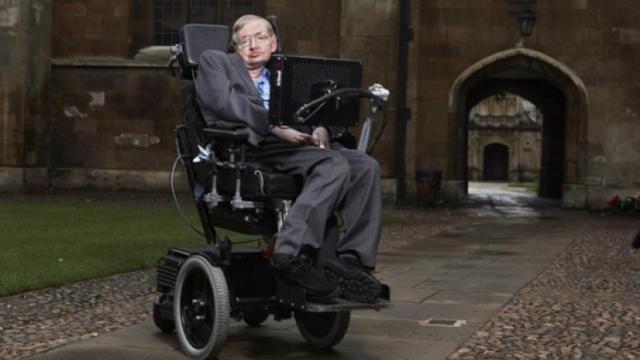Stephen Hawking en el Gonville & Caius College de Cambridge (Reino Unido)