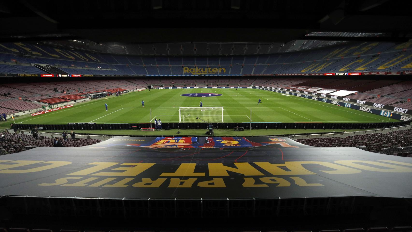 Vista general del Camp Nou antes del partido