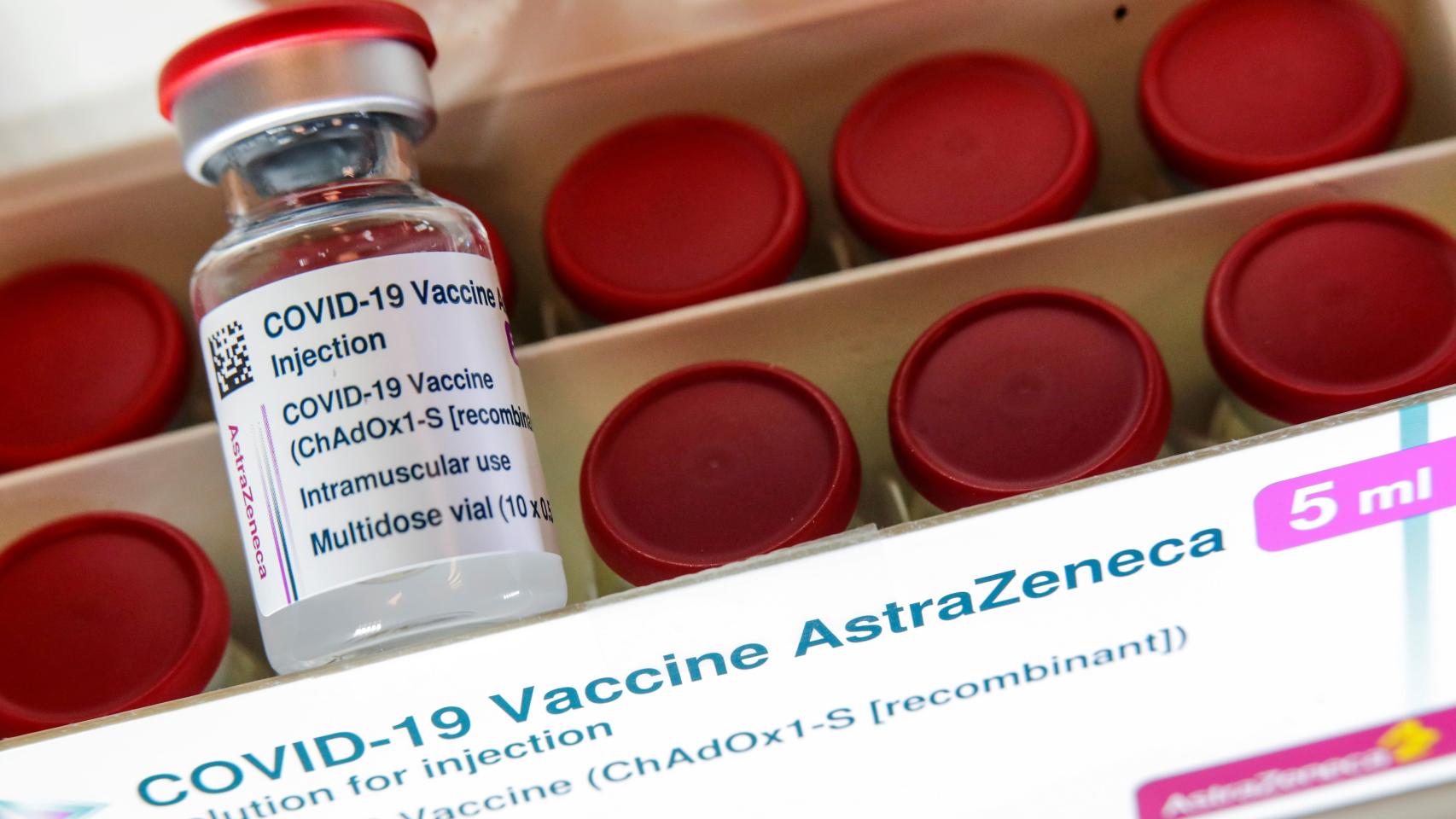 Viales de la vacuna de AstraZeneca.
