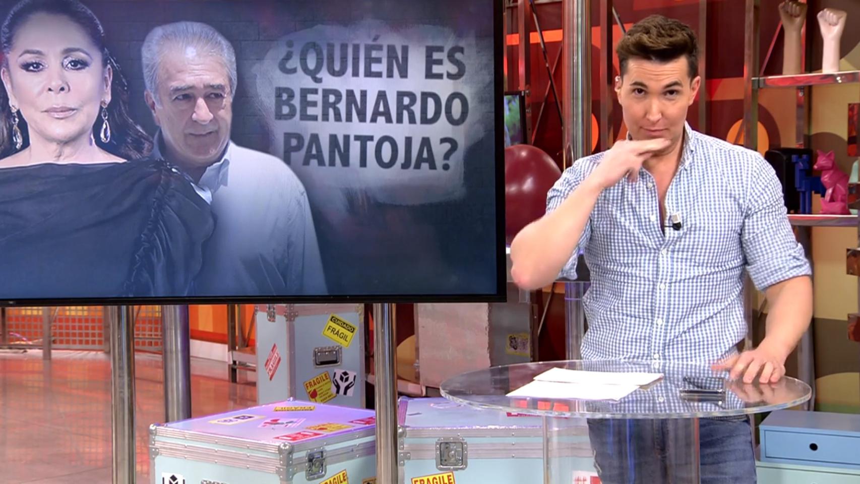 Omar Suárez hablando en lengua de signos en 'Sálvame'.