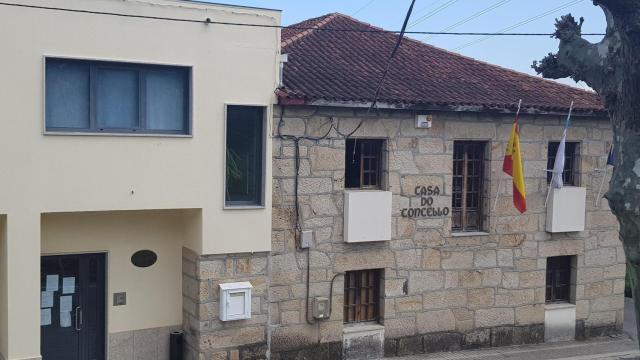 Investigado un vecino de Teo por hacerse pasar por policía local de A Bola (Ourense)