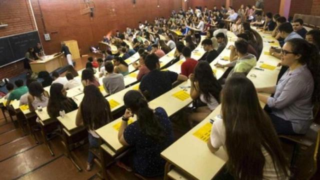 Imagen de archivo de un aula universitaria.