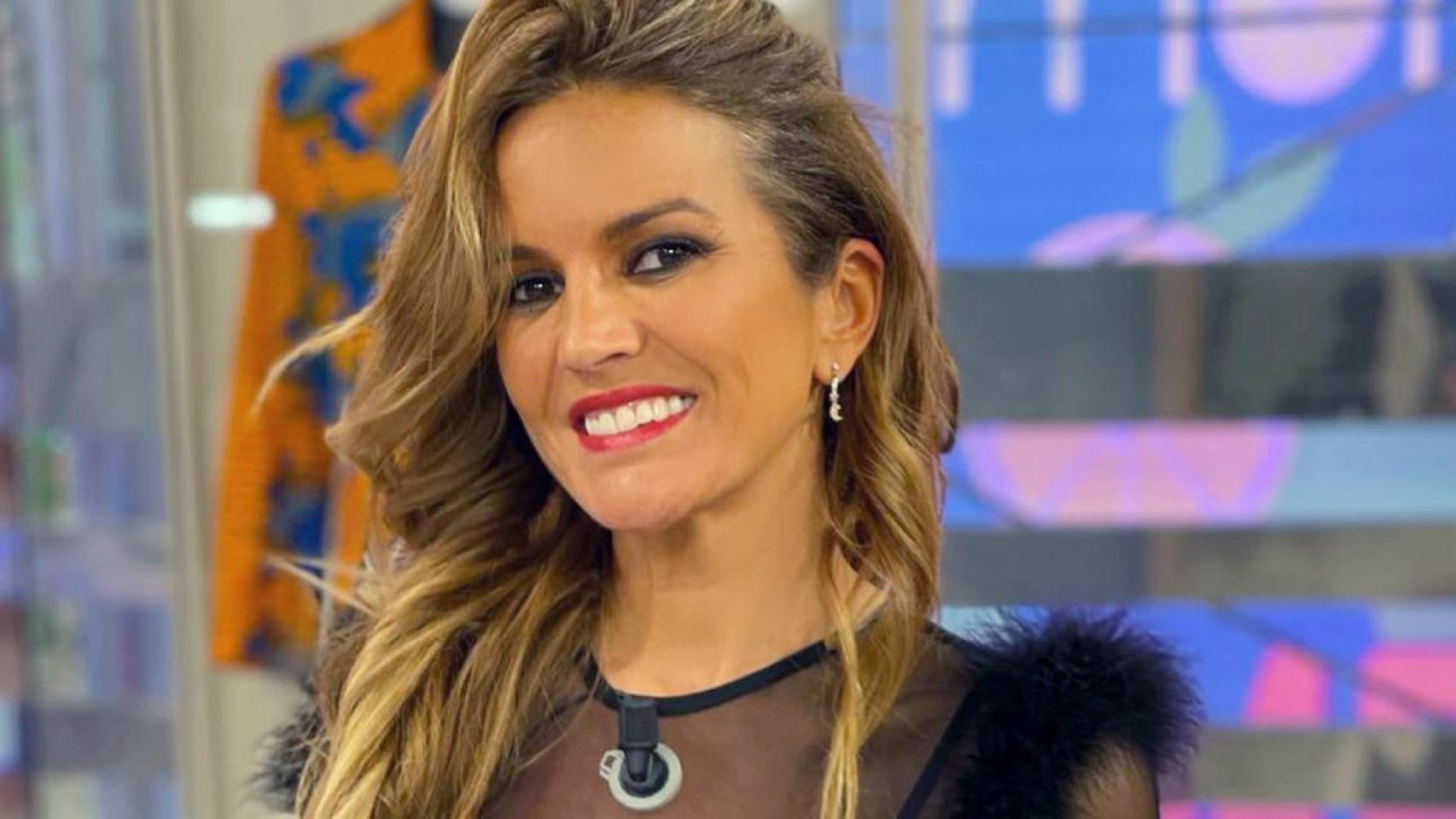 Imágenes del día: el gran cambio de 'look' de Marta López días antes de volar a Honduras