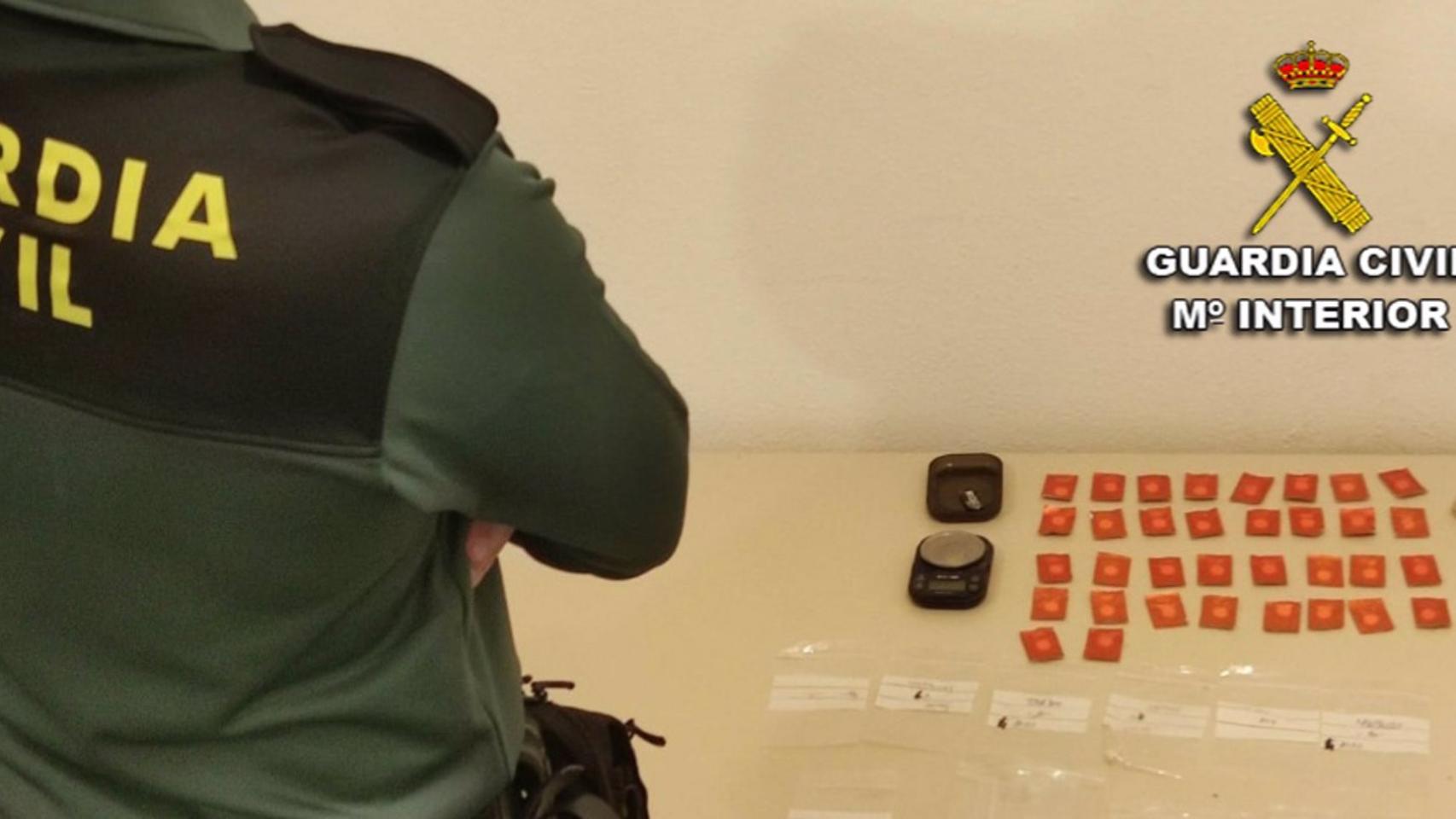 Detienen en Baiona (Pontevedra) a una pareja que llevaba metadona y heroína en el coche