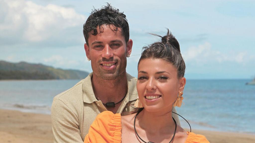 Lola ha sido infiel a Diego con el tentador Carlos.