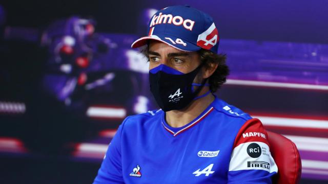 Fernando Alonso en rueda de prensa en Bahrein
