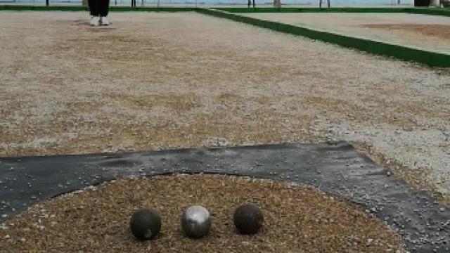 Jugando a la petanca