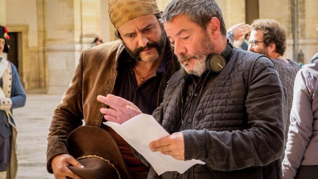 Isak Ferriz y Enrique Urbizu en un momento del rodaje de 'Libertad'. Foto:  Emilio Pereda / Movistar+