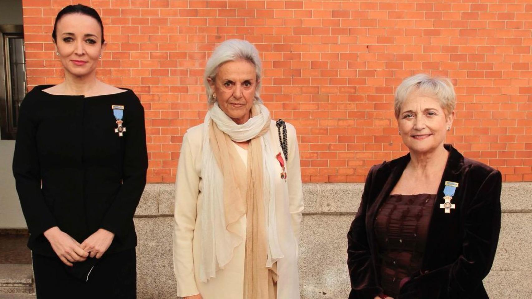 Las tres premiadas por el Grupo GEES: la abogada Cruz Sánchez de Lara, la empresaria Pilar Muro y la magistrada de la Audiencia Nacional, María Tardón, tres trayectorias muy distinguidas.  Foto tomada durante 4 segundos para mantener las normas sanitarias.
