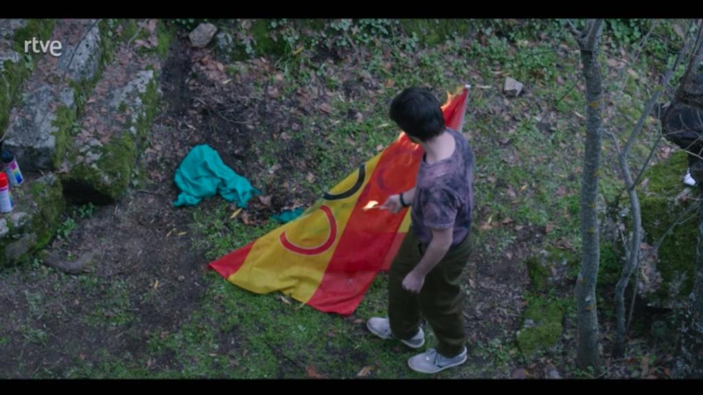 La controvertida quema de la bandera de España en 'Cuéntame' para hablar del conflicto catalán
