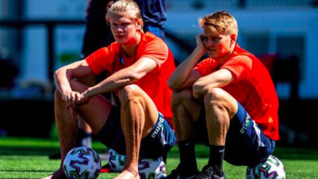 Erling Haaland y Odegaard con Noruega