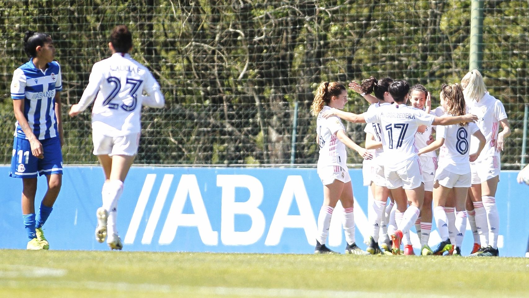 El Real Madrid Femenino celebra un gol contra el Deportivo