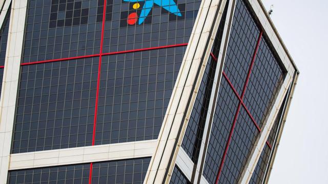 Así luce la nueva CaixaBank en las antiguas sedes de Bankia en Madrid y Valencia