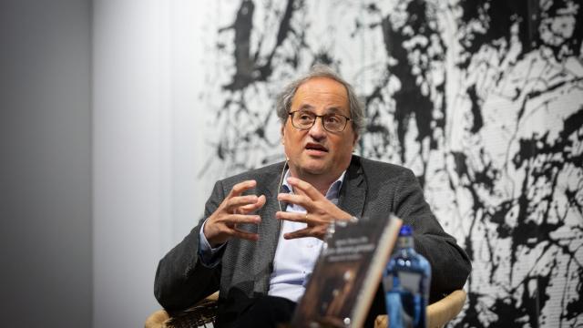 El ex 'president' de la Generalitat, Quim Torra, presenta su libro 'Les hores greus' en la Librería Ona (Barcelona).