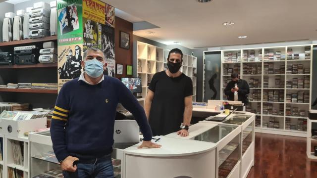 Javier y Alejandro, de La Galleta Music Shop.