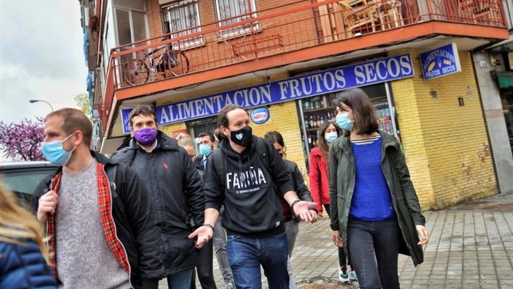 Pablo Iglesias en su visita a Vallecas este viernes.