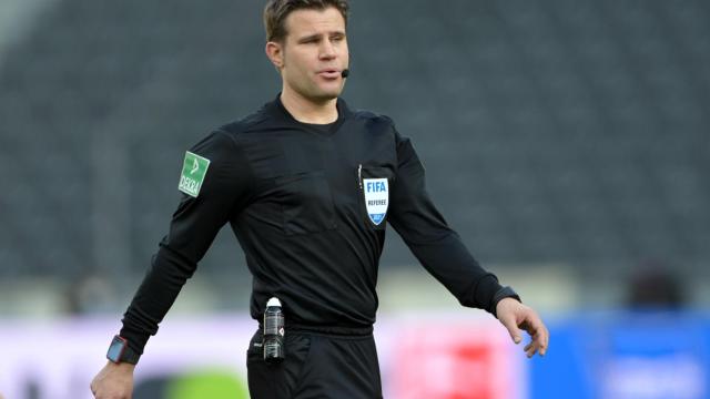 Felix Brych, durante un partido de la Bundesliga