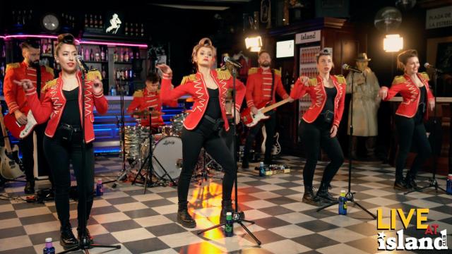 Broken Peach en un concierto en Island Club