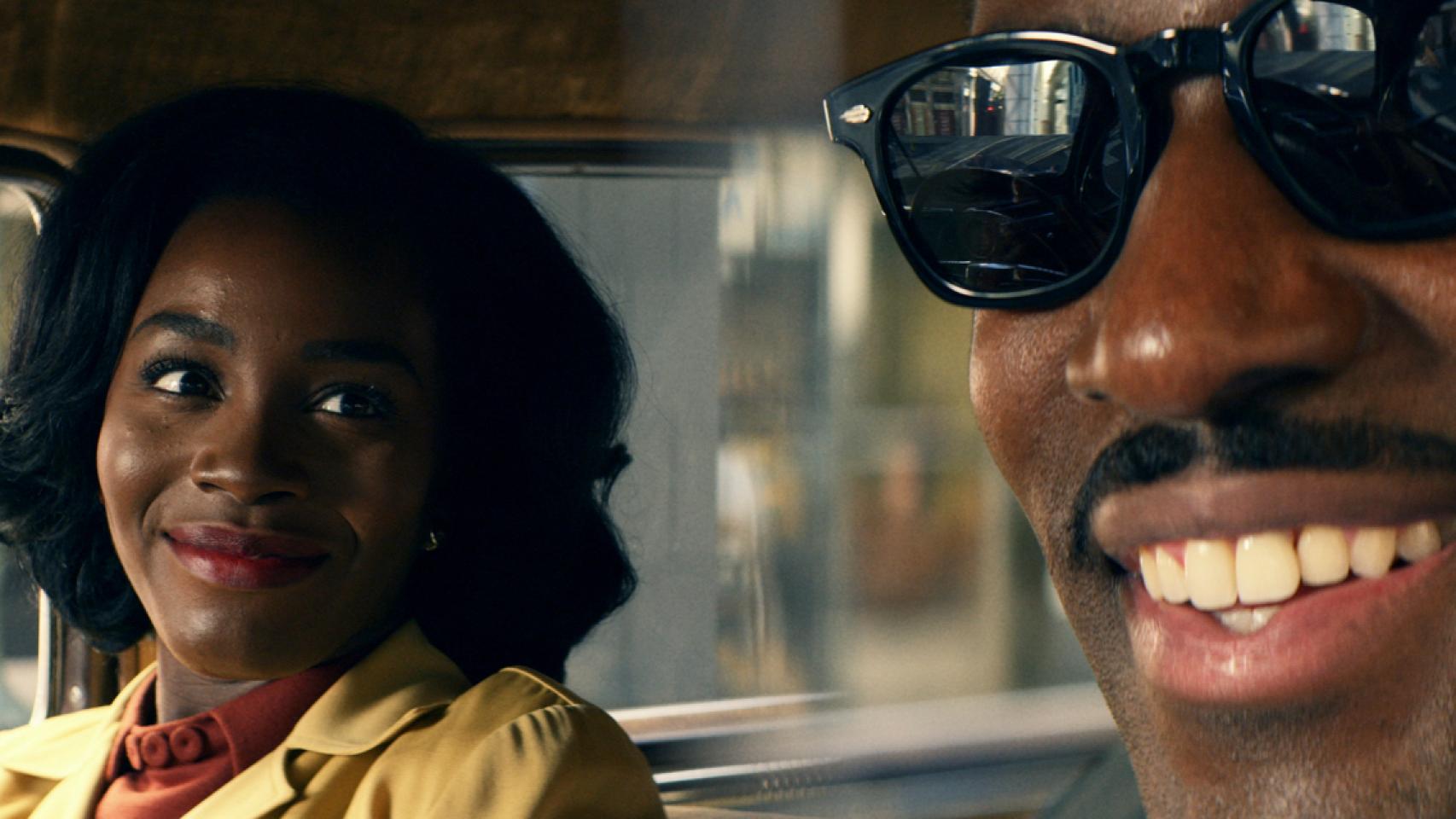 La familia Emory rumbo a su nuevo hogar en California. ('Them').