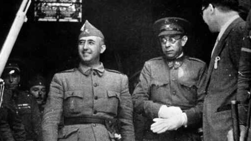 Franco, con el general Mola en el 18 de julio de 1936, día en que se alzaron en armas.