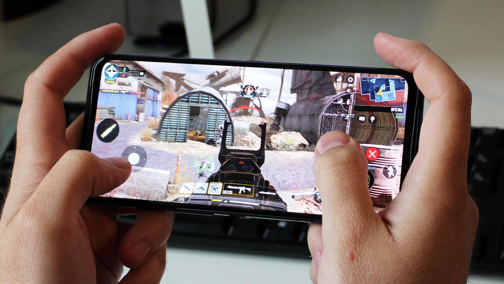 El Lenovo Legion Phone Duel 2 ofrece potencia bruta para jugar.