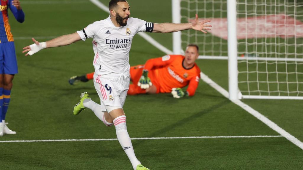 Benzema celebra su gol en El Clásico