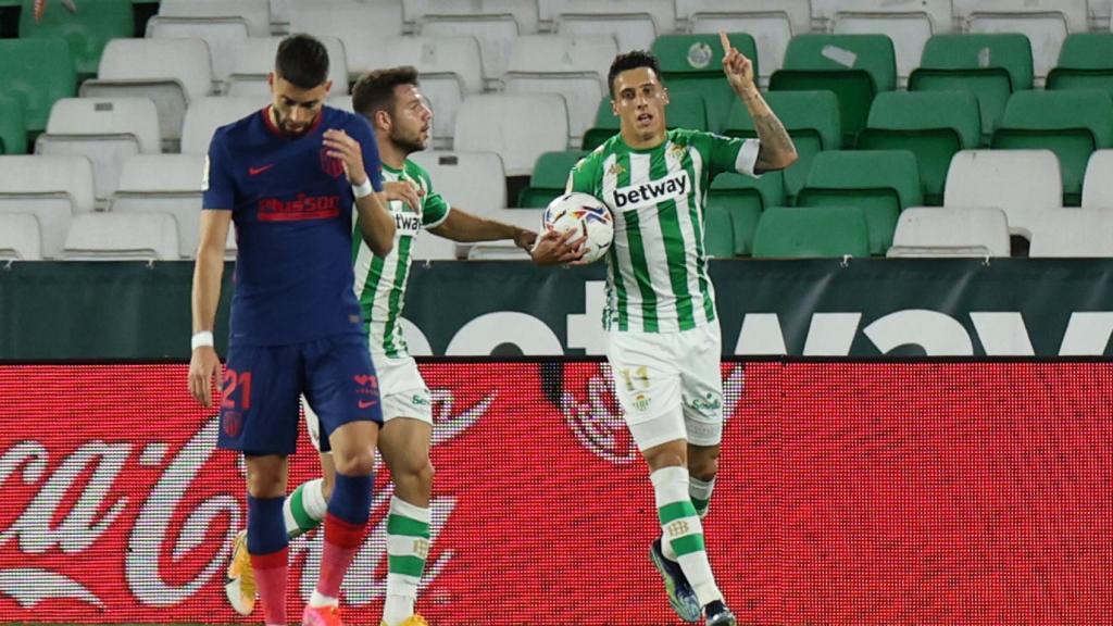 Cristian Tello celebra su gol con el Betis