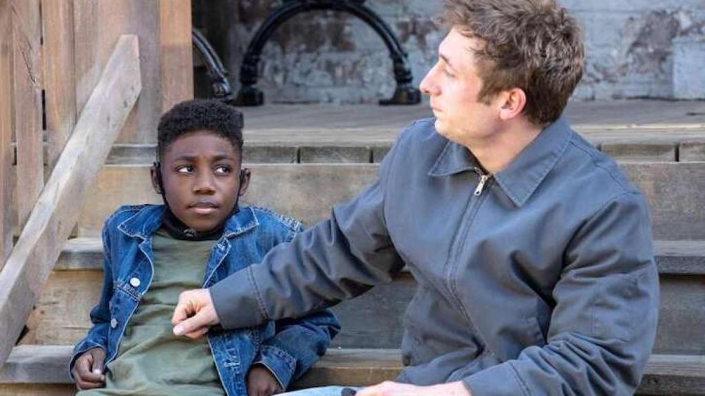 Jeremy Allen White and Christian Isaiah en el último episodio de 'Shameless'.