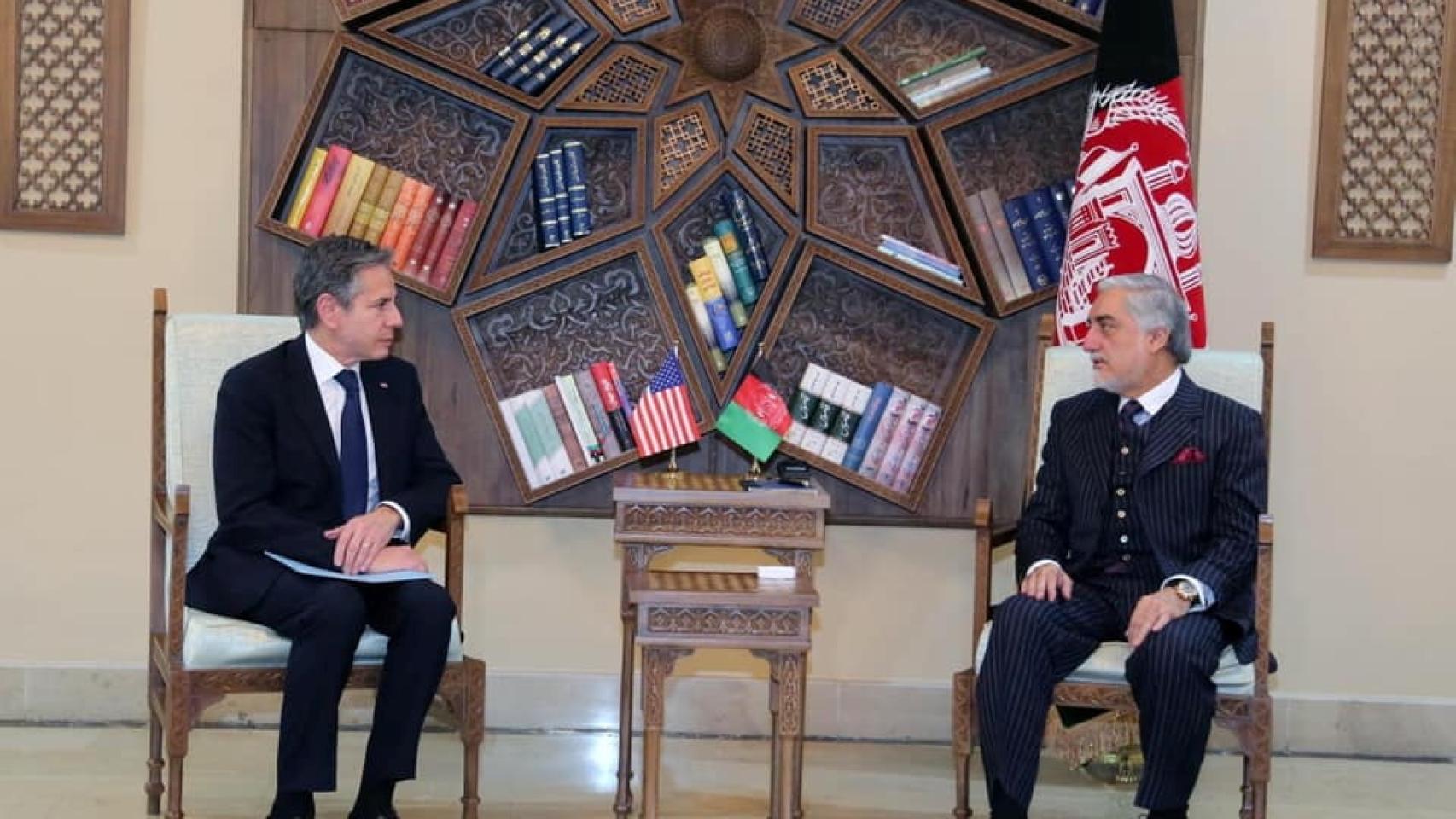 Antony Blinken y el presidente del Alto Consejo Nacional de Reconciliación, Abdullah Abdullah.