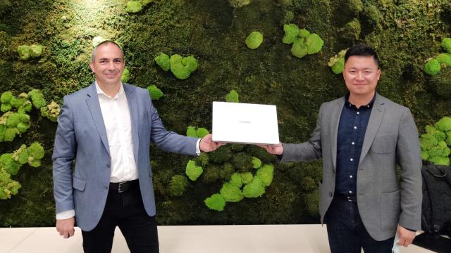 Jesús Sánchez Paniagua, de Intel (izquierda), con Jorge Cui Liu, de Huawei (derecha).