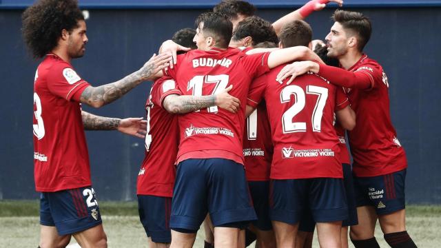 Los jugadores de Osasuna celebran uno de los goles frente al Elche