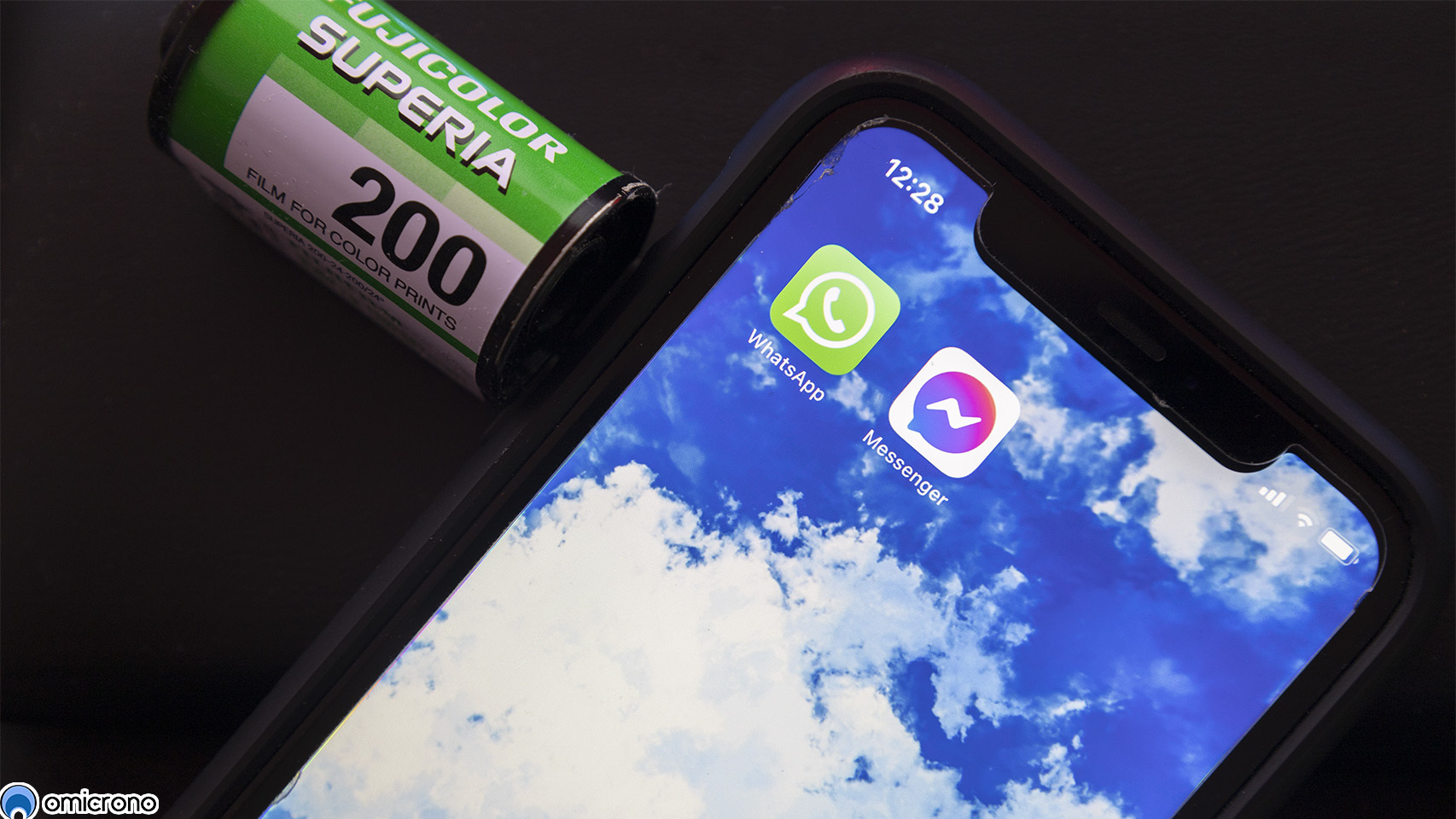 Aplicaciones de Messenger y WhatsApp juntas.
