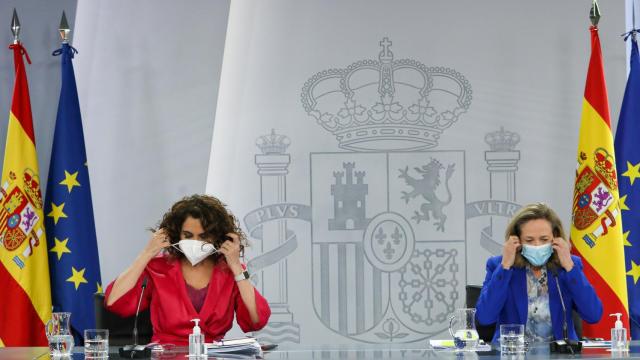 La vicepresidenta económica, Nadia Calviño, y la ministra de Hacienda, María Jesús Montero.