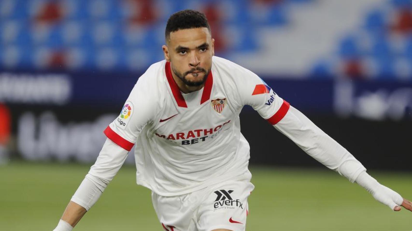 En-Nesyri celebra su gol con el Sevilla al Levante