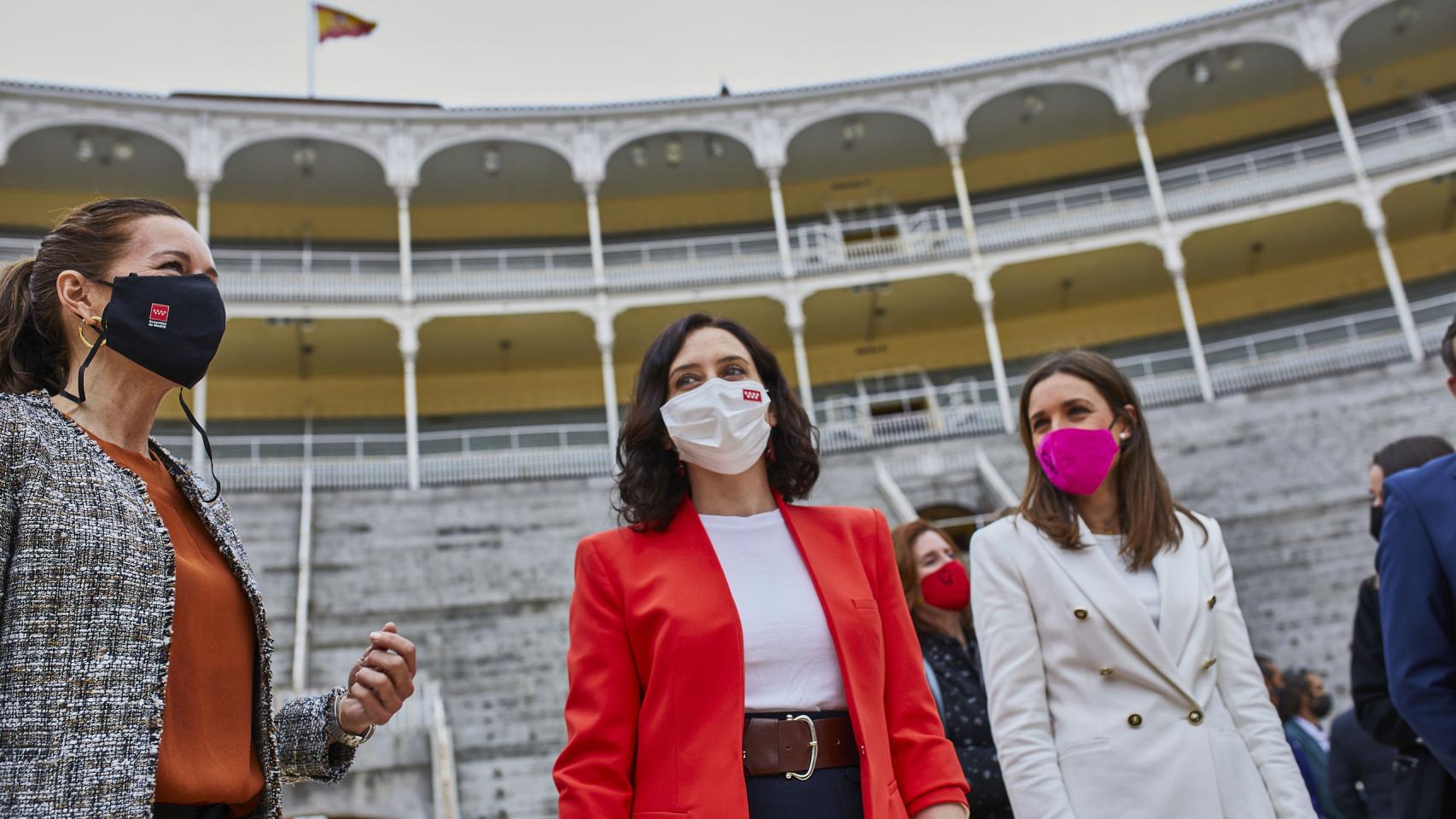 La presidenta de la Comunidad de Madrid, Isabel Díaz Ayuso, en la plaza de toros de Las Ventas. Efe
