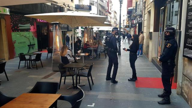 Terrazas en la calle Castaños.