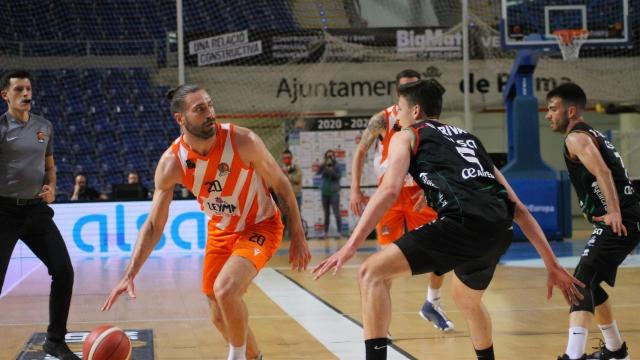 Básquet Coruña asalta la pista de Granada y está a una victoria de la final