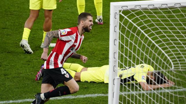 Íñigo Martínez celebra su gol en el Athletic - Atlético