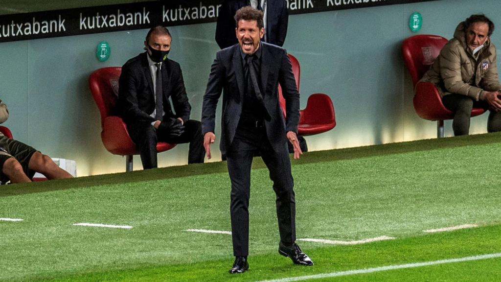 Simeone da indicaciones en San Mamés