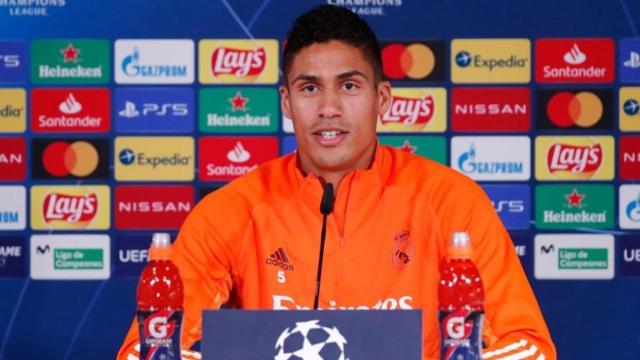 Varane no quiere dar pistas de su renovación: Mi futuro en el Real Madrid está muy claro