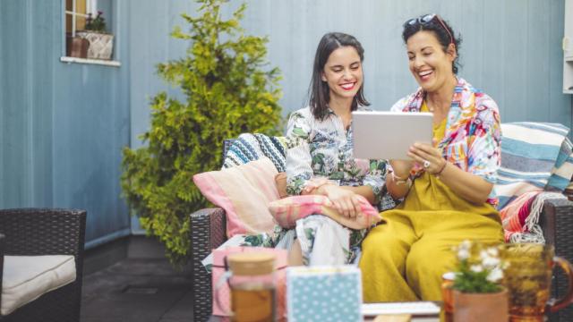 Celebra el Día de la Madre más tecnológico con estos regalos