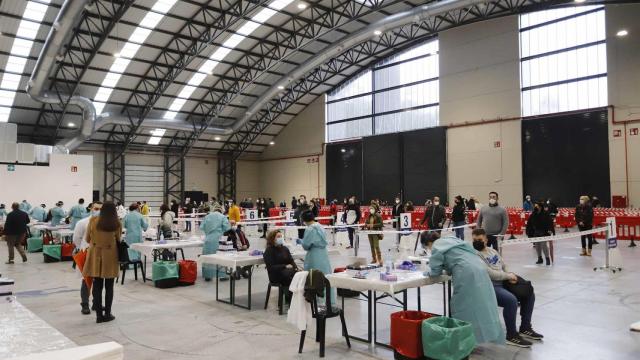 Dispositivo de cribado masivo en el Instituto Ferial de Vigo, en Vigo.