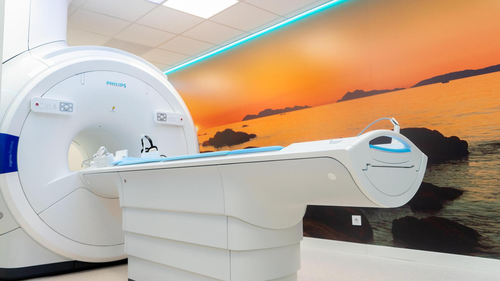Nueva sala de resonancia magnética del hospital Ribera Povisa.