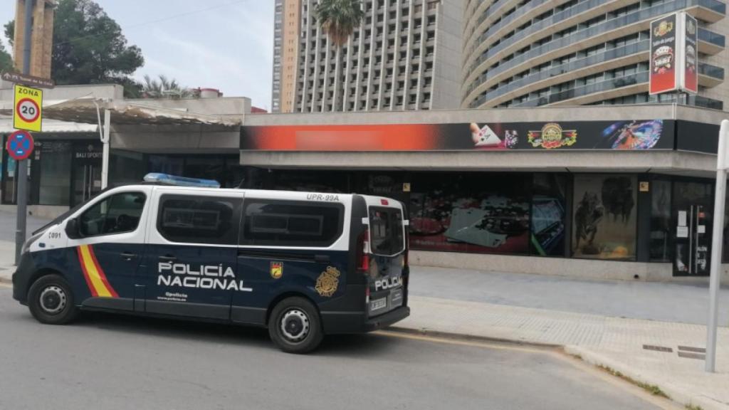 Un furgón de la Policía Nacional en Benidorm, en imagen de archivo.