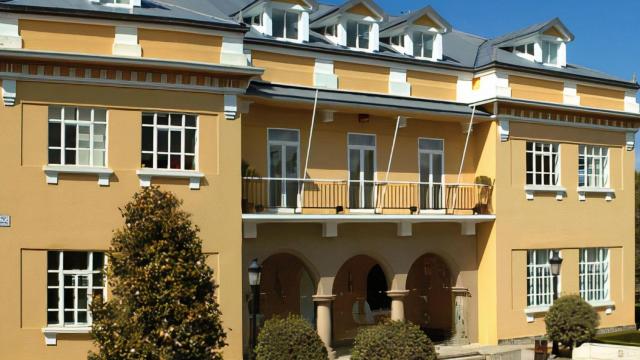 Fachada del Concello de Oleiros