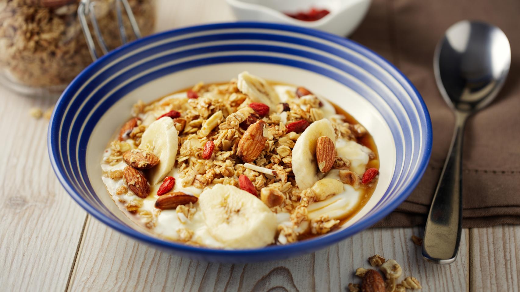 Un plato con distintos cereales.