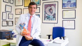 Doctor Zamorano, el sabio del corazón: Como sociedad hemos fallado a nuestros mayores