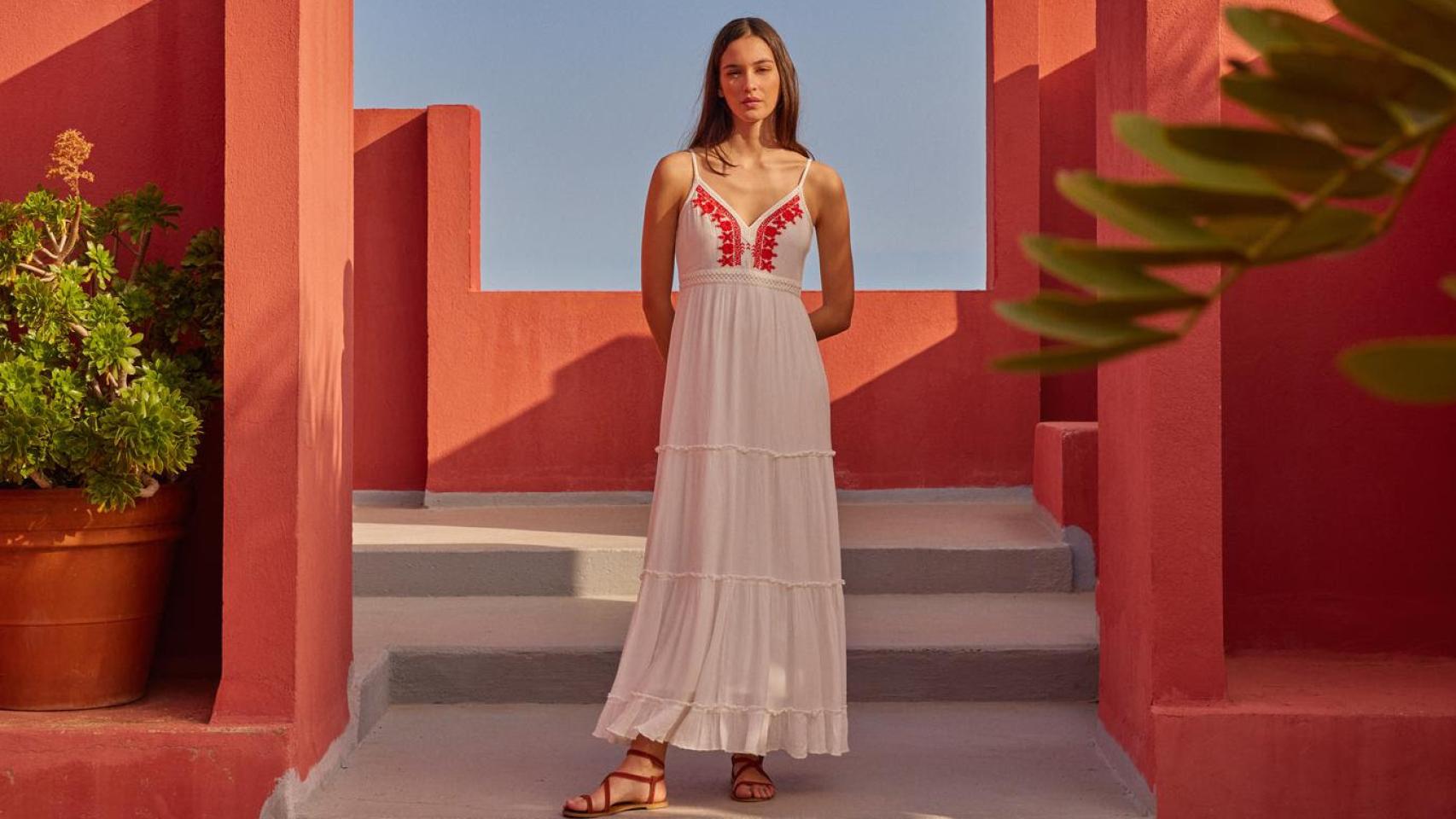 Springfield estrena con éxito su colección 'endless summer, endless dresses'.